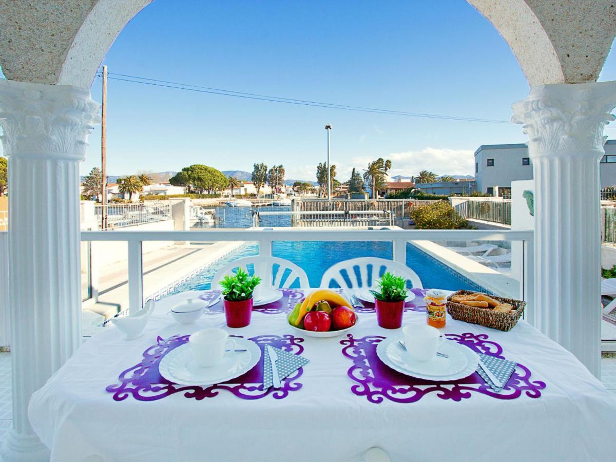Holiday Home Requesens Canal Empuriabrava Exterior photo